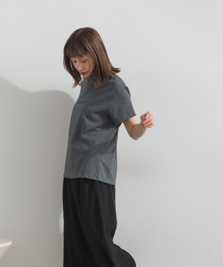 ロゴクルーネックTシャツ