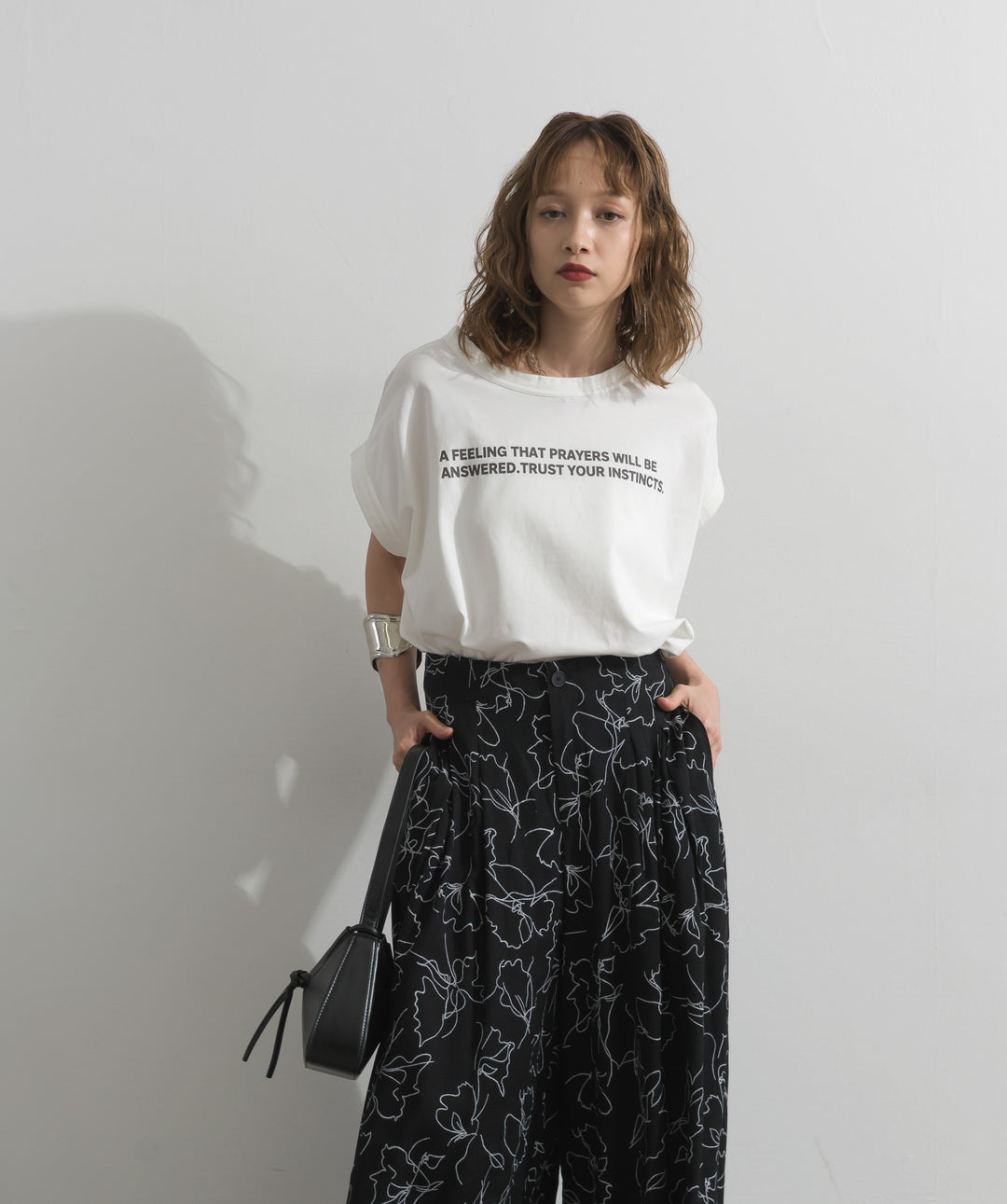【SET】ボックスシルエットロゴノースリーブトップス+グラフィックプリントワイドパンツ(2set)