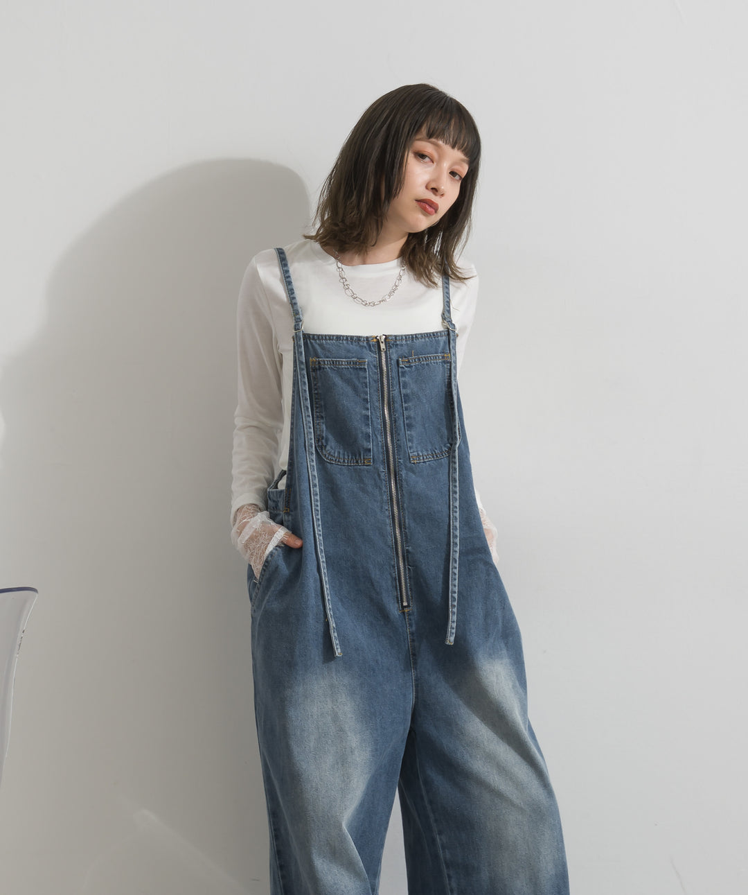 フロントジップデザインデニムサロペット