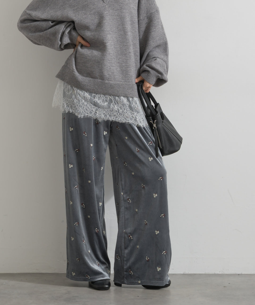 【SET】アルパカタッチVネックレースプルオーバー+ベロア刺繍リラックスパンツ(2set)