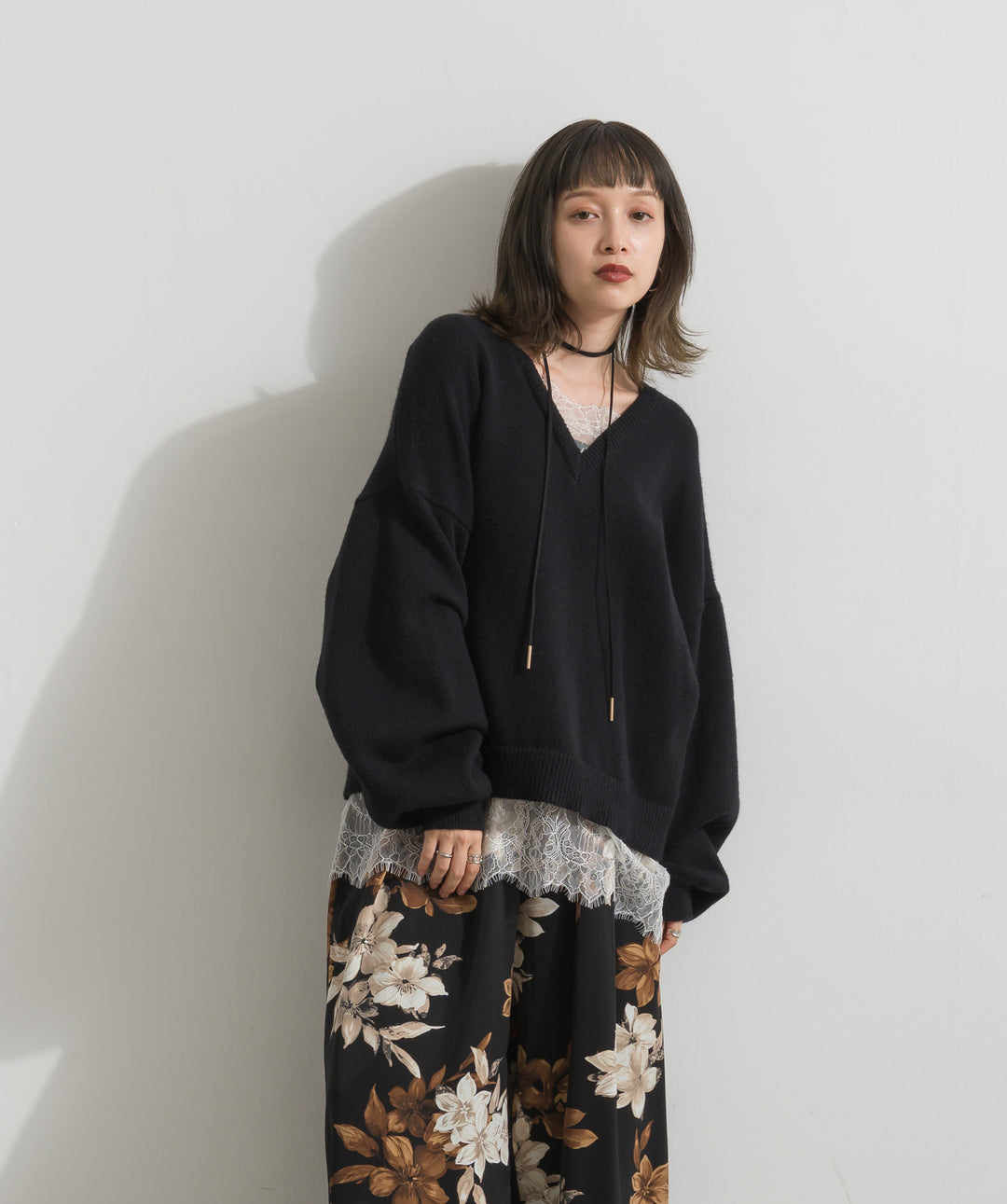 【SET】アルパカタッチVネックレースプルオーバー+フラワープリントタックワイドパンツ(2set)