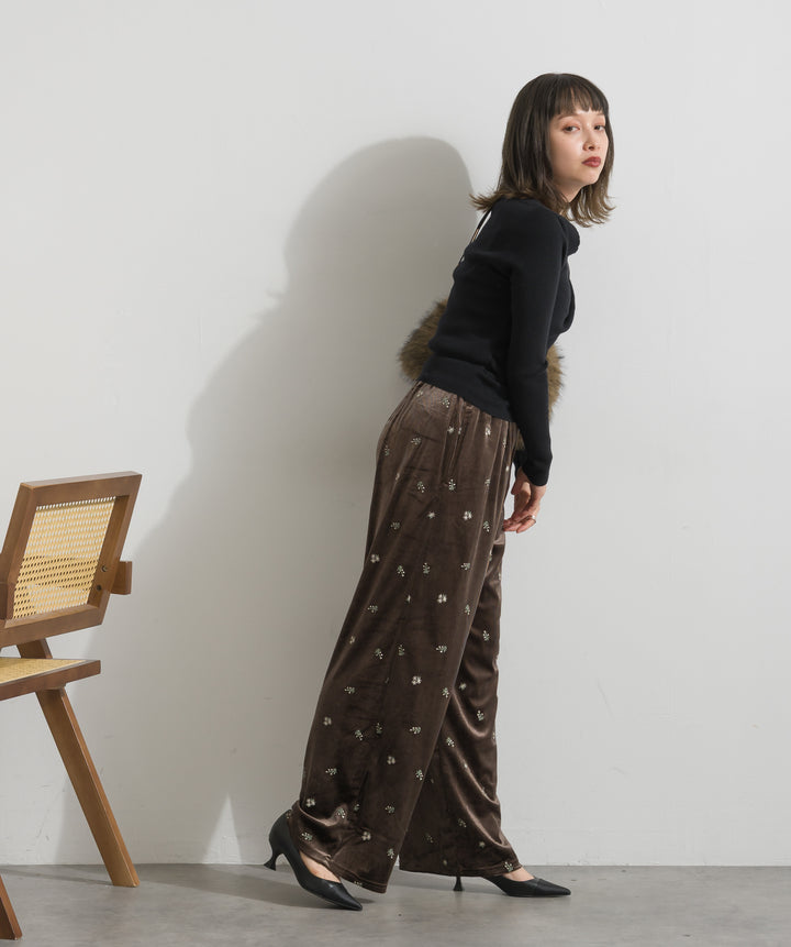 ベロア刺繍リラックスパンツ