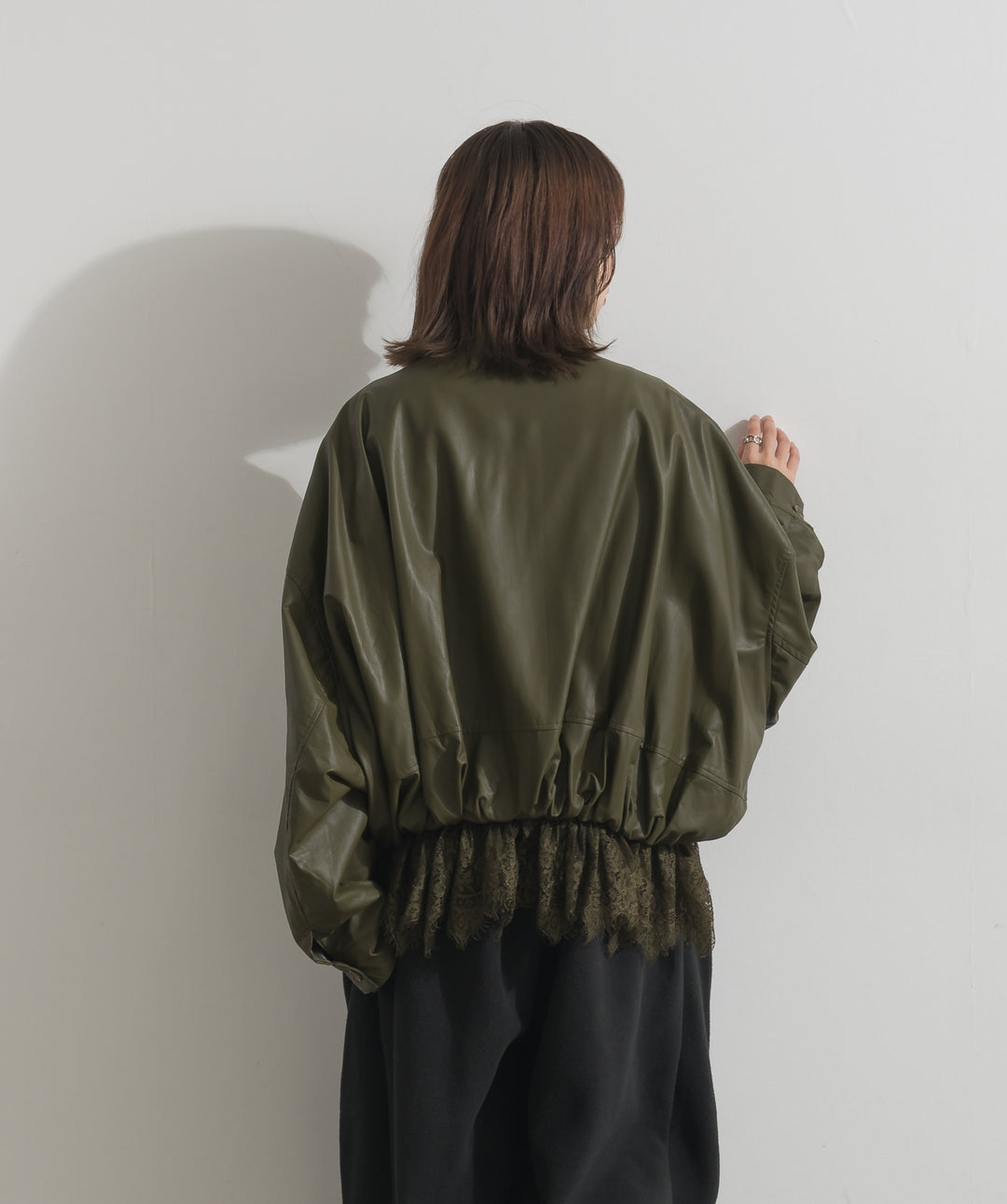 フェイクレザーレースヘムブルゾン