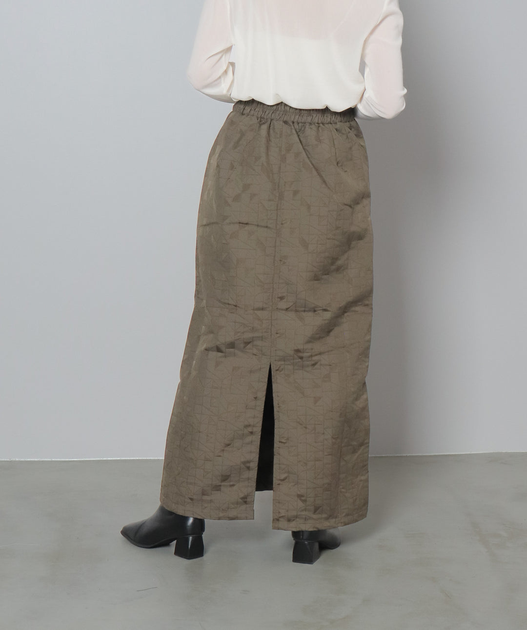 ジオメトリックパイピングスカート